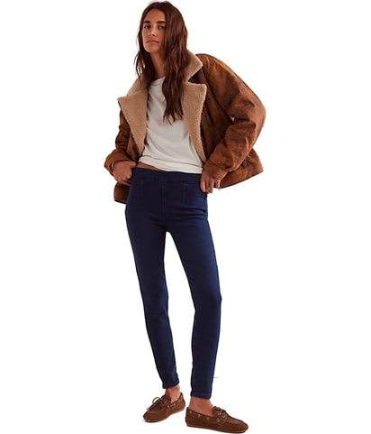 Infinite Stretch Tapered Regular Jeans