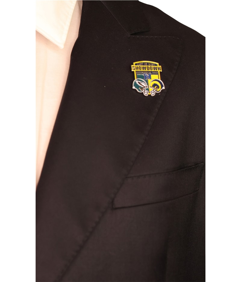 WinCraft Unisex-Adult East Vs West Showdown Collector Pin Brooche