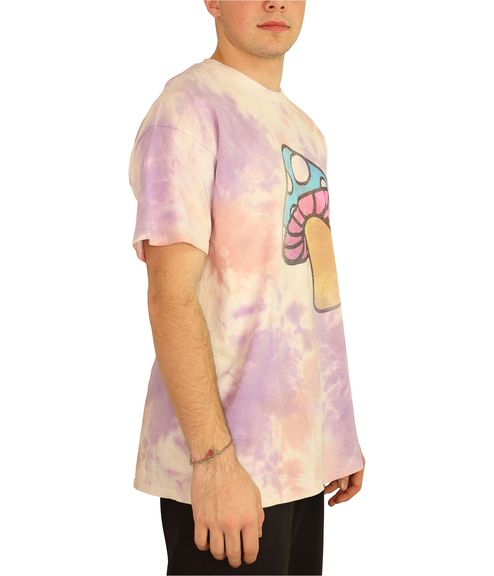 Мужская футболка с изображением грибов и нездоровой пищи 5190₽